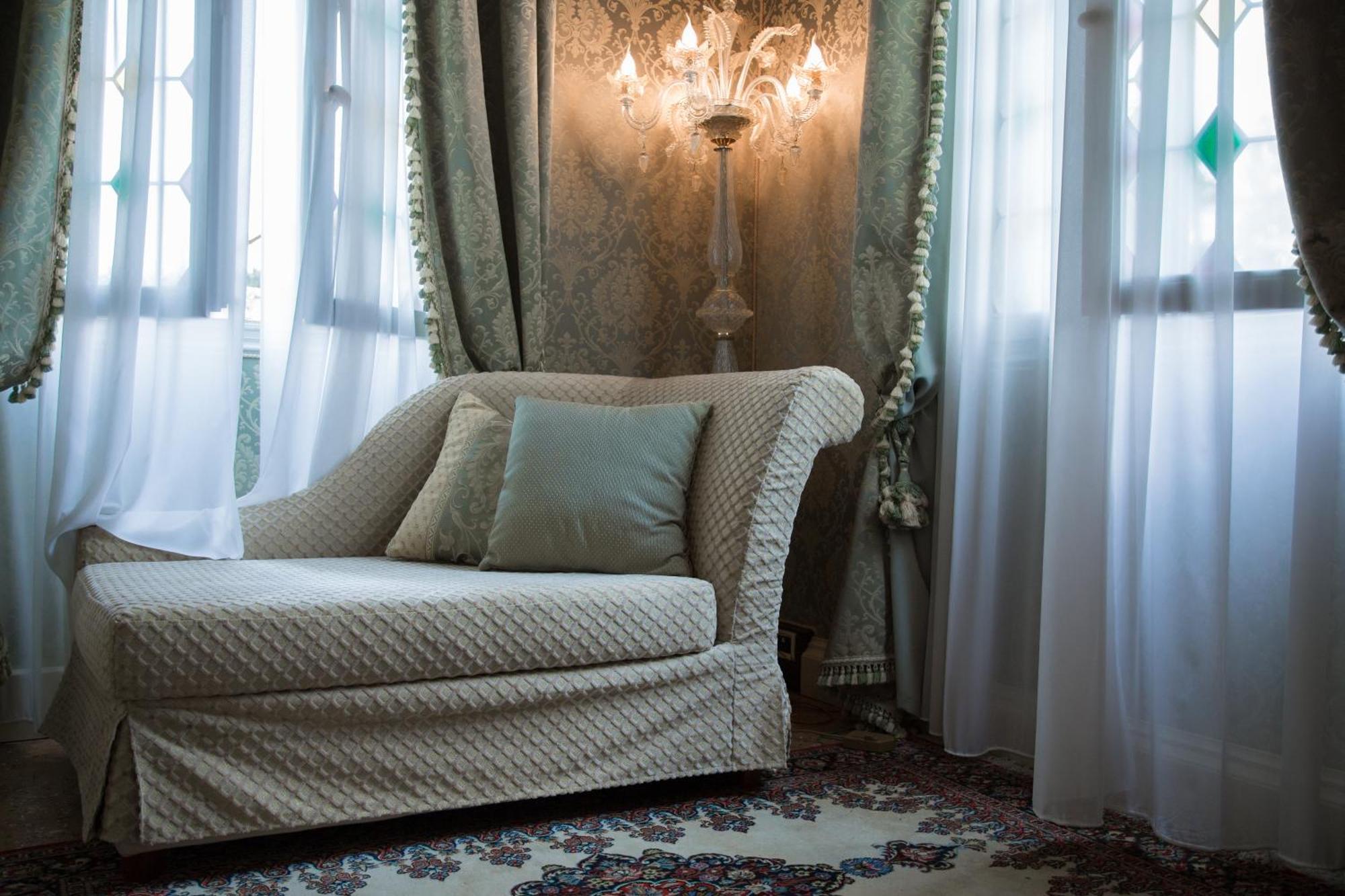 Hotel Villa Condulmer Mogliano Veneto Rum bild A chaise longue