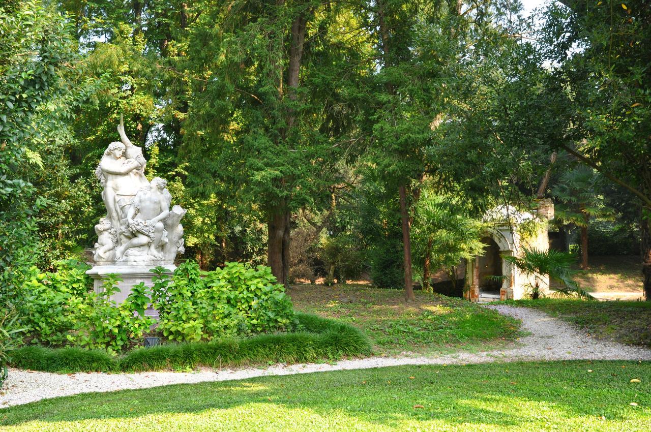 Hotel Villa Condulmer Mogliano Veneto Exteriör bild The park