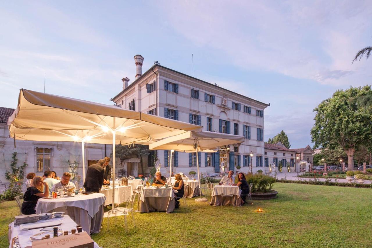 Hotel Villa Condulmer Mogliano Veneto Exteriör bild The restaurant