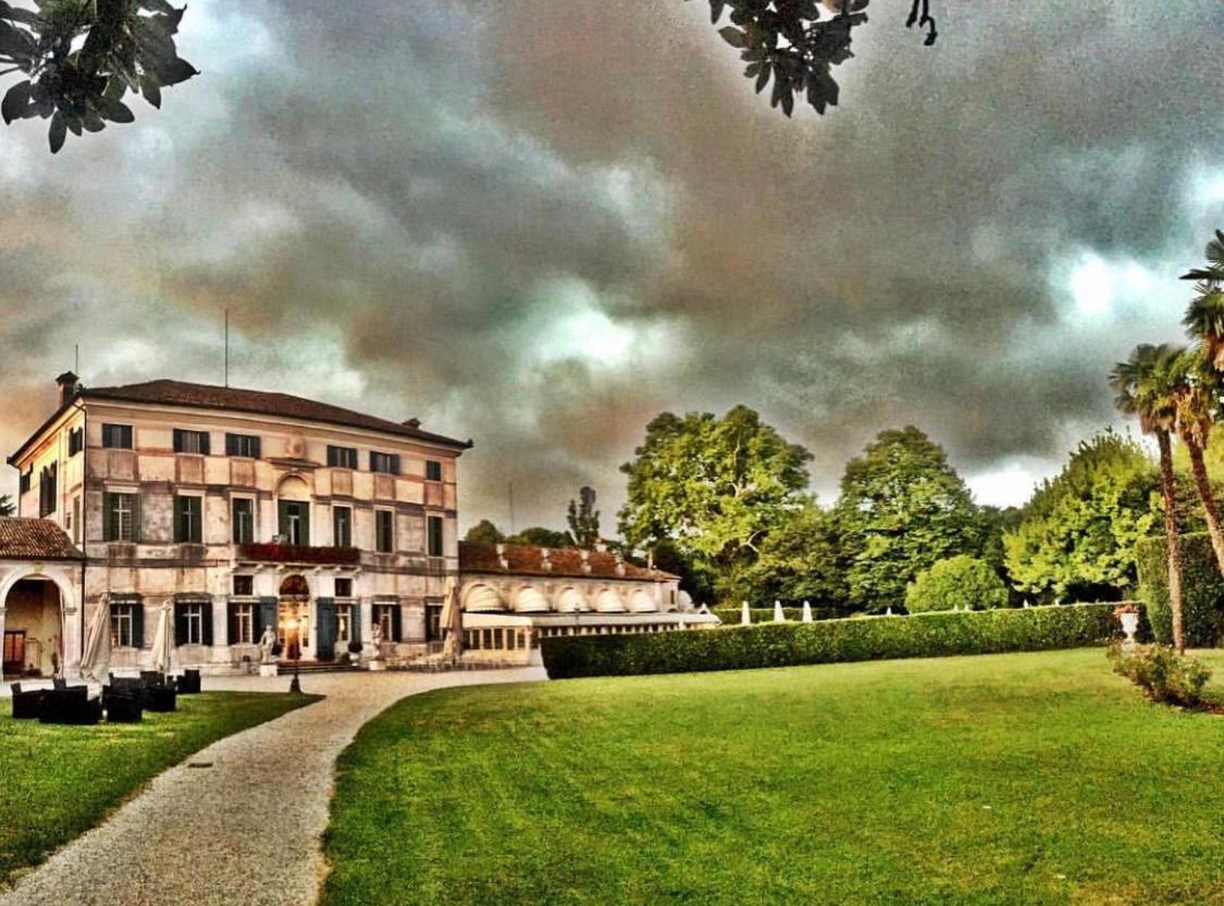 Hotel Villa Condulmer Mogliano Veneto Exteriör bild The Villa