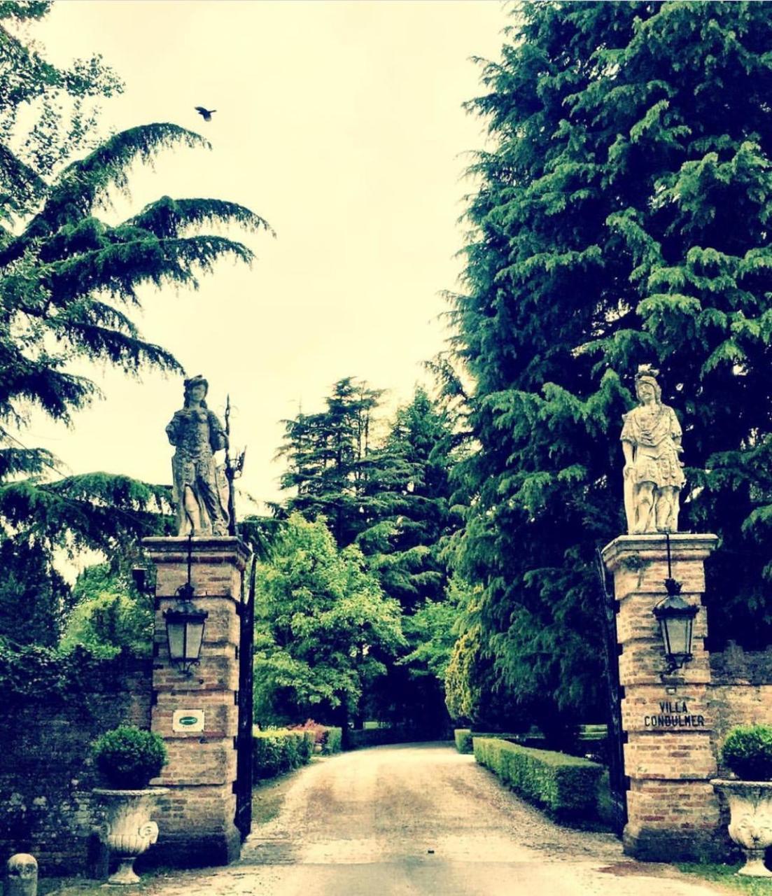 Hotel Villa Condulmer Mogliano Veneto Exteriör bild Entrance to the park